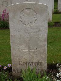 Etaples Military Cemetery - Casey, F J